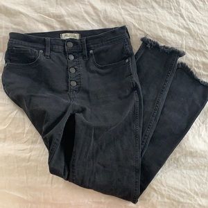 Madewell 10” high rise skinny frayed hems black